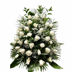 Centro Floral pirámide Rosas